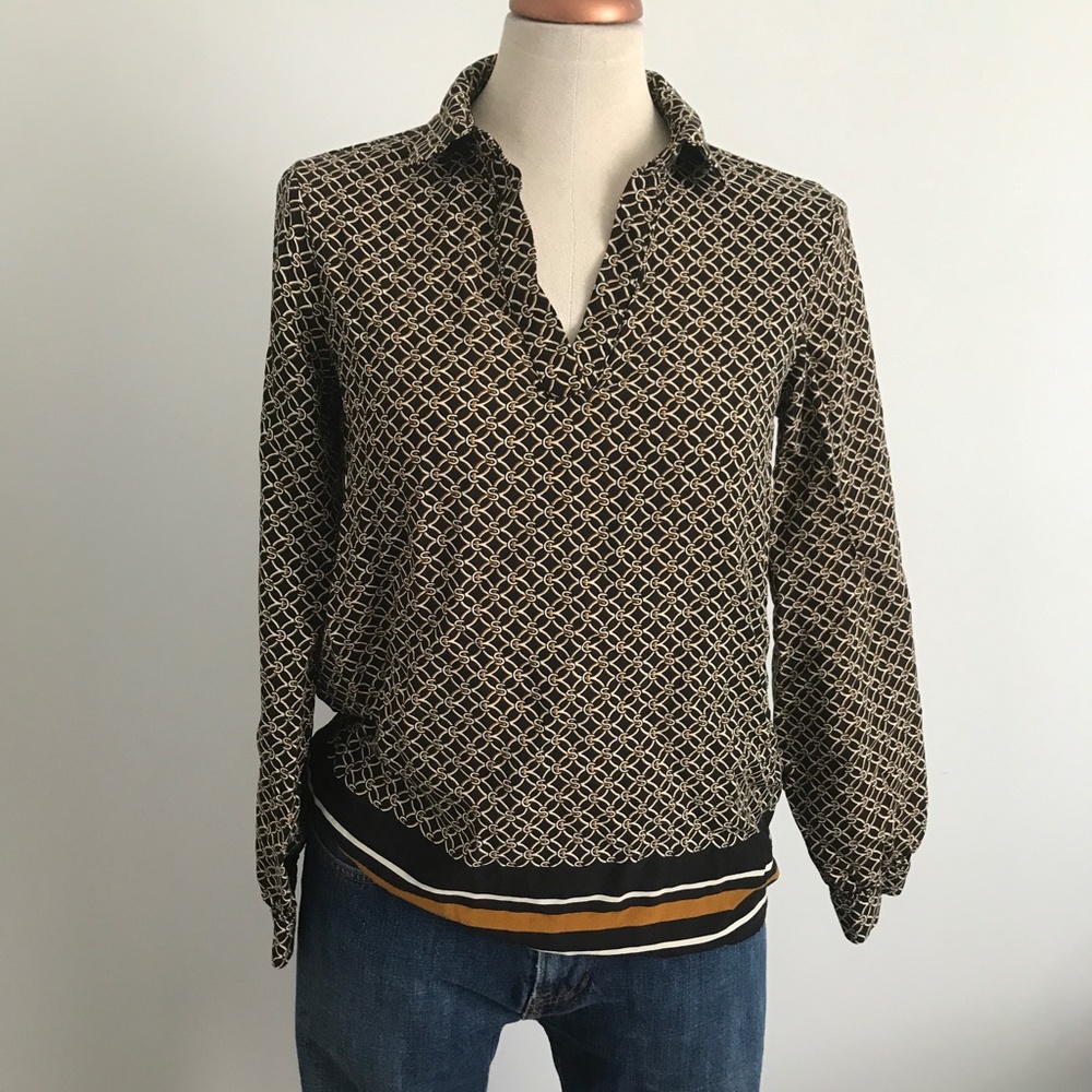 Soya Concept - Brown & Cream Unique circular chain link pattern V-Neck Top